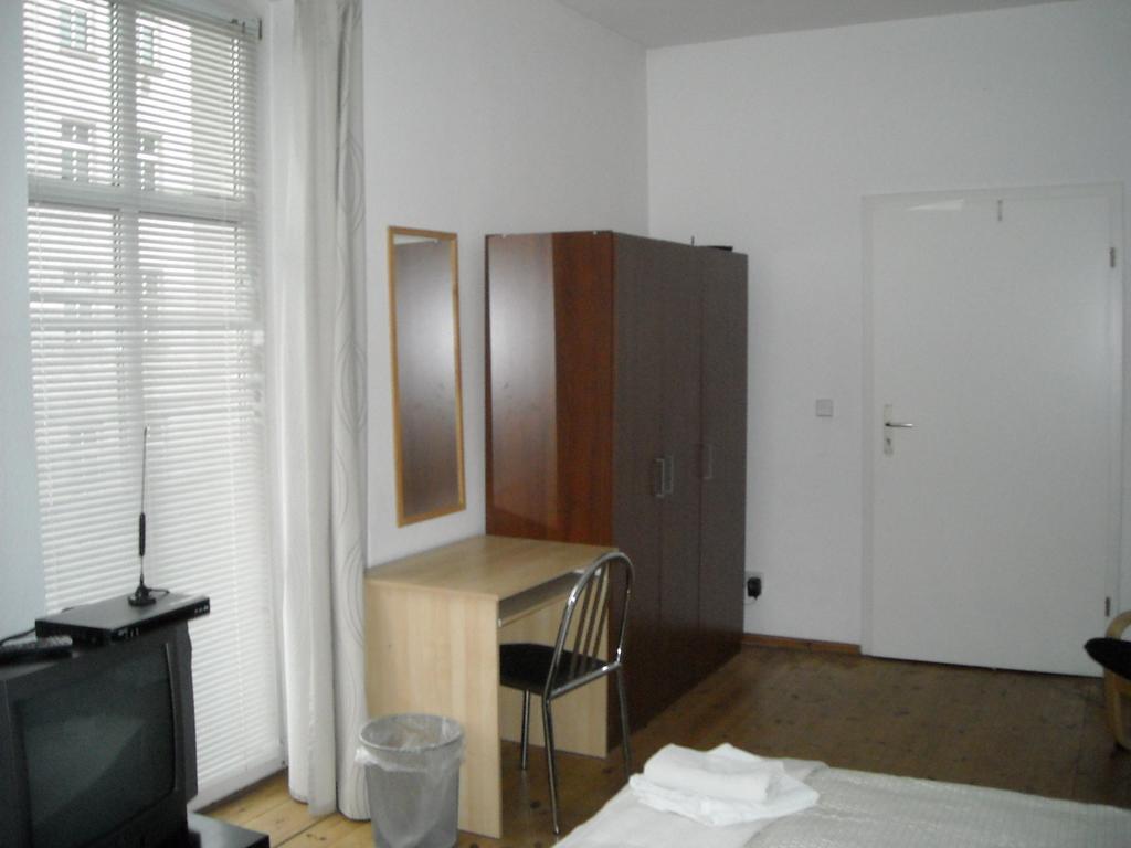 Pension Mitte Berlim Exterior foto